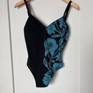 New Gottex One Piece Swimsuit | Black Teal Asymmetrical | US 8 | NWOT